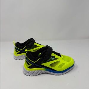 NWOT Fila Kids Bright Yellow and Black Sneakers Sz 8 (WFYJCP)
